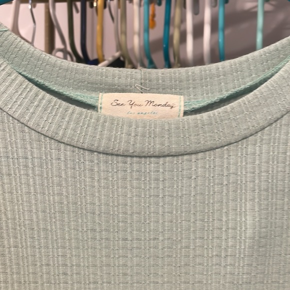 Tiered Mid-length Dress - Picture 2 of 4